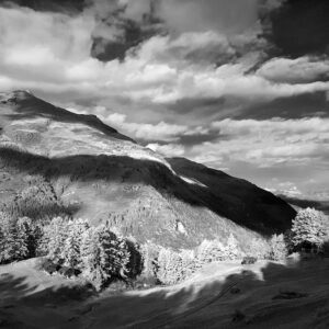 ombres de nuages sur le relief